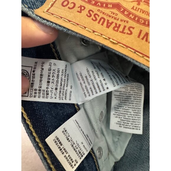 NWT Levi's Womens Medium Wash Distressed Low Pro Straight Size 29 Jeans - Picture 4 of 8